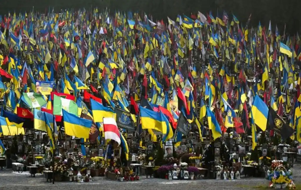 Зеленський, Буданов і Сирський вшанували пам’ять захисників у річницю Іловайської трагедії