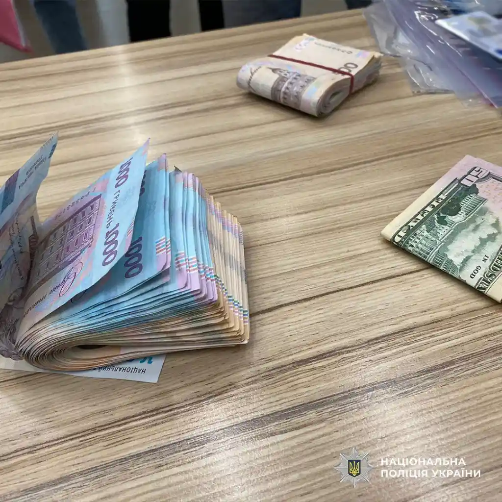 На Дніпропетровщині викрили «схему»: чоловіки брали гроші за складання іспитів у ТСЦ