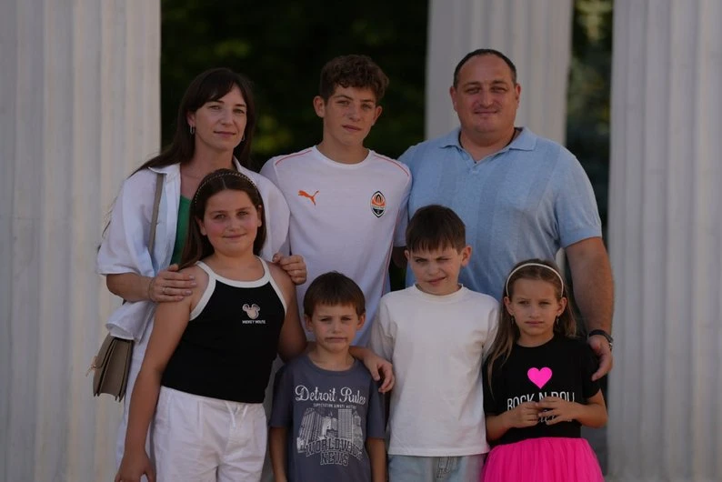«Мрію вийти на поле Донбас Арени». Історія дніпровського підлітка Кирила Парієнка з нацвідбору на Дитяче Євробачення