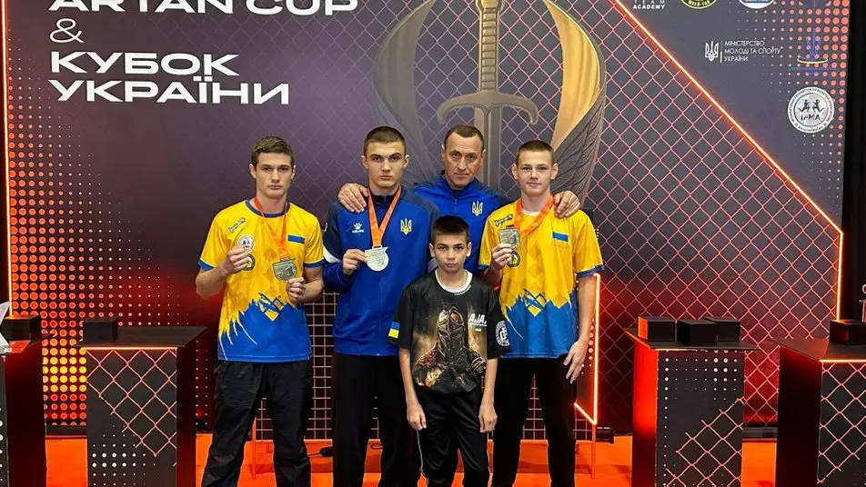 Бійці з Покрова вибороли “золото” на міжнародному турнірі з Муай Тай у Львові