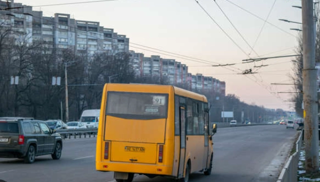 У Дніпрі пропонують підняти тариф на проїзд у міських автобусах до 20 гривень