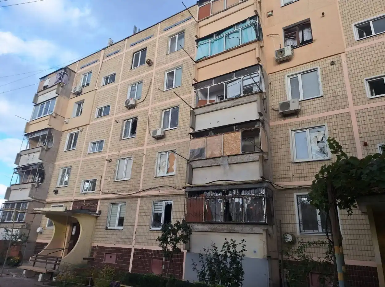 Ворог атакував Дніпропетровщину дронами та авіабомбами: поранено жінку