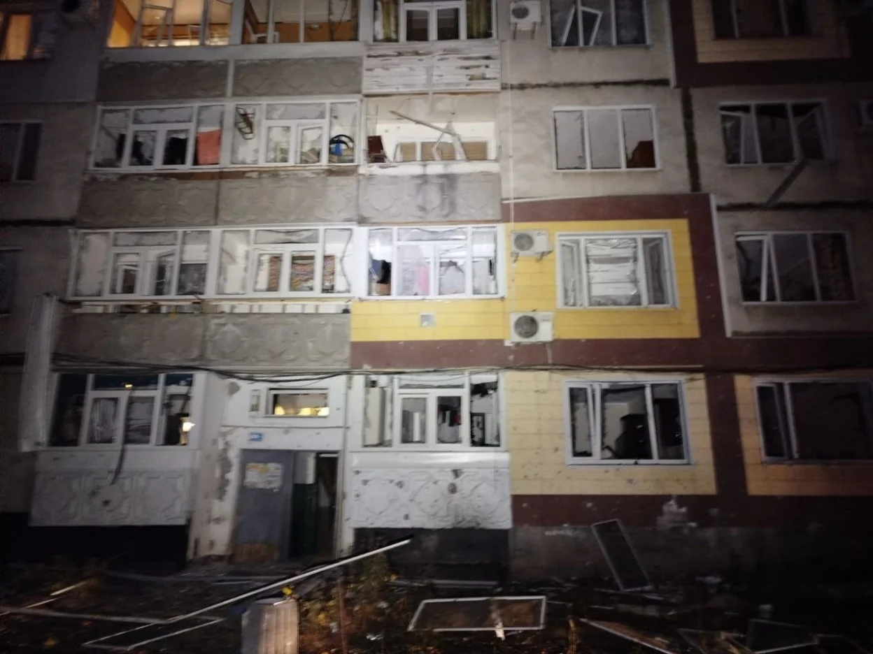 Нічна атака на Дніпропетровщину: збито 42 дрони, пошкоджені будинки та інфраструктура