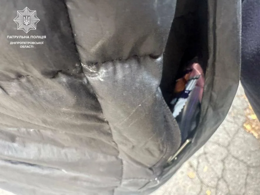 У Дніпрі замість грабіжників патрульні викрили наркоторговців біля ринку
