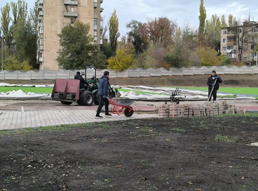 Провалля біля підземних шкіл на Дніпропетровщині: чиновники запевняють, що загрози немає