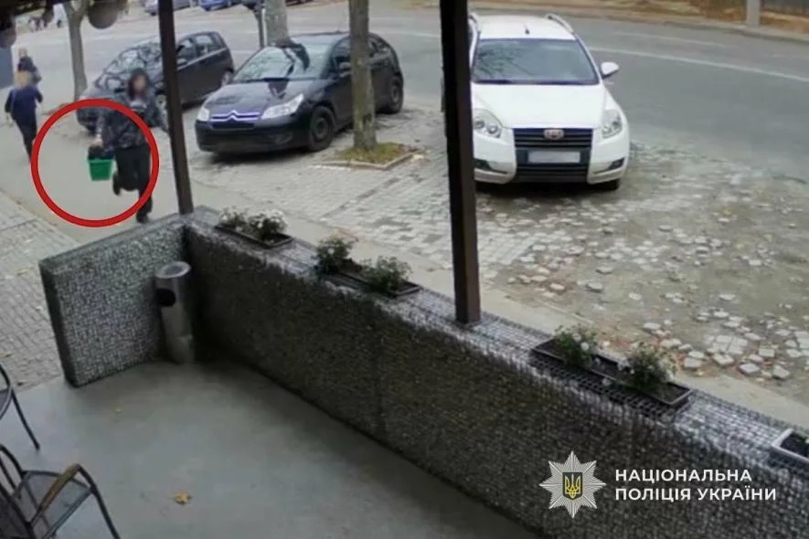 У Дніпрі 22-річний хлопець пограбував супермаркет, набравши повний кошик товарів
