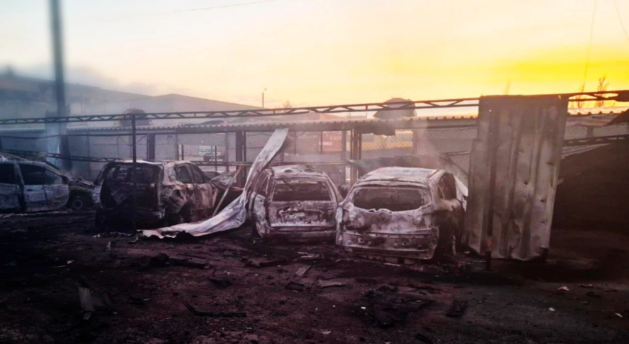 Нічна атака на Павлоград: 13 авто згоріли, ще близько десяти пошкоджені