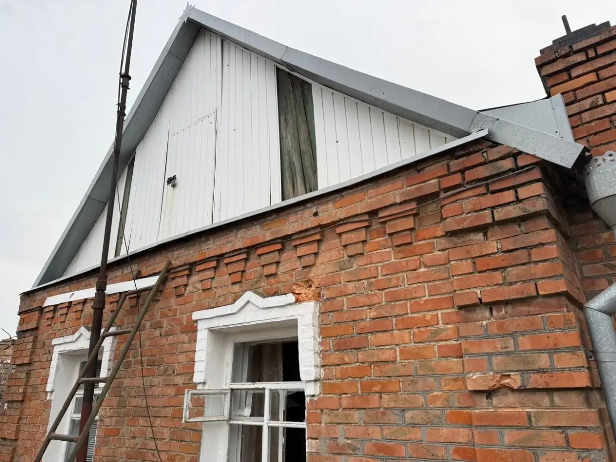 Оселі та навчальні заклади пошкоджені: наслідки нічних атак по Дніпропетровщині