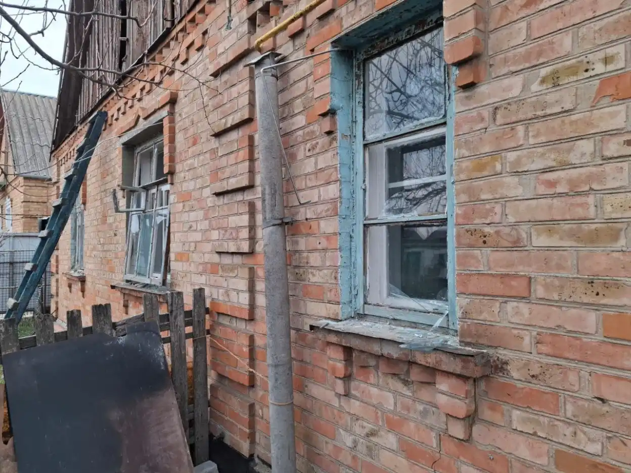 Оселі та навчальні заклади пошкоджені: наслідки нічних атак по Дніпропетровщині