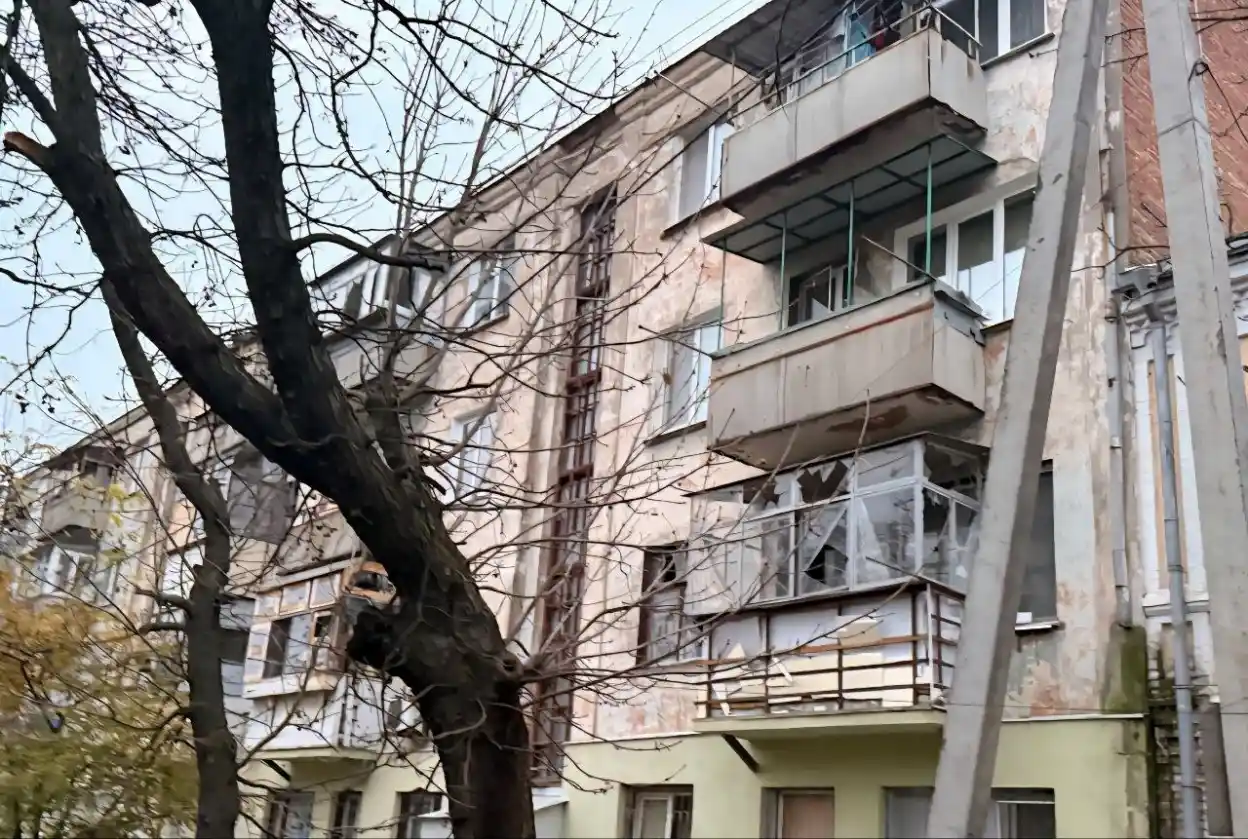 Оселі та навчальні заклади пошкоджені: наслідки нічних атак по Дніпропетровщині