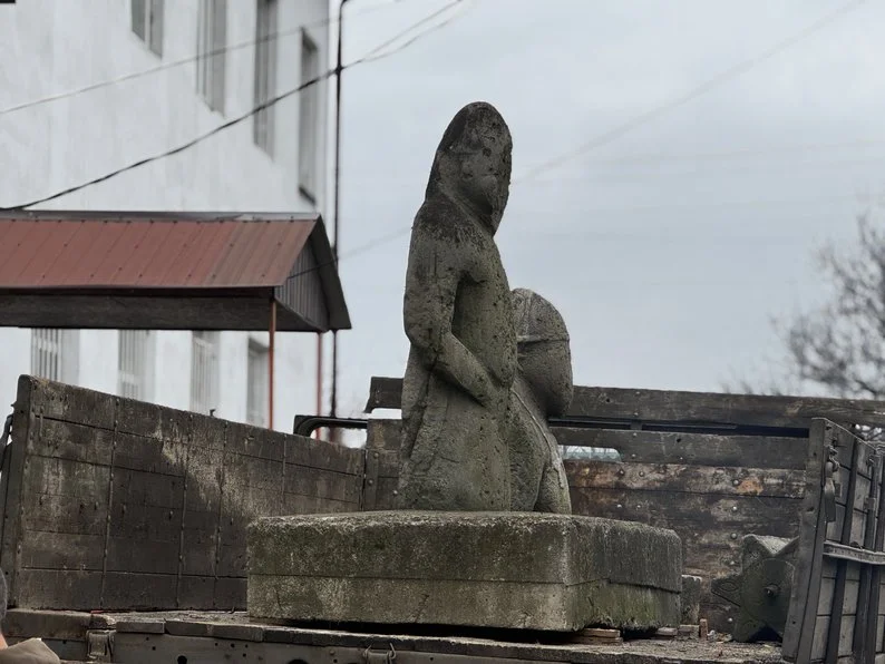 З прифронтової Петропавлівки до Дніпра за сім годин вивезли двох половецьких баб