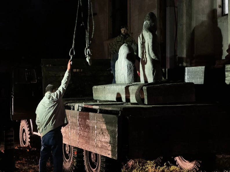 З прифронтової Петропавлівки до Дніпра за сім годин вивезли двох половецьких баб