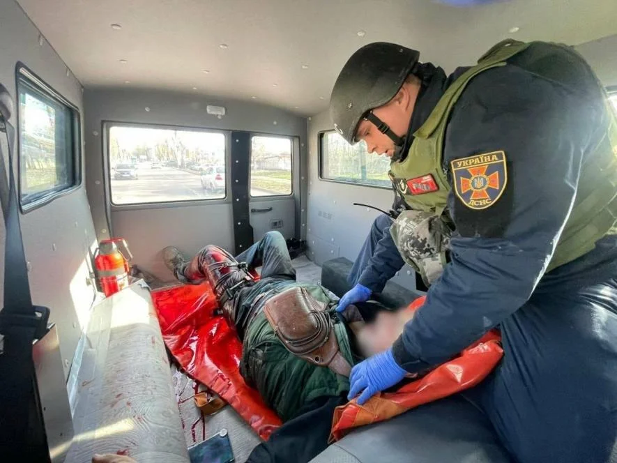 Удар російського FPV-дрона по Нікополю: що відомо про поранених та масштаби руйнувань
