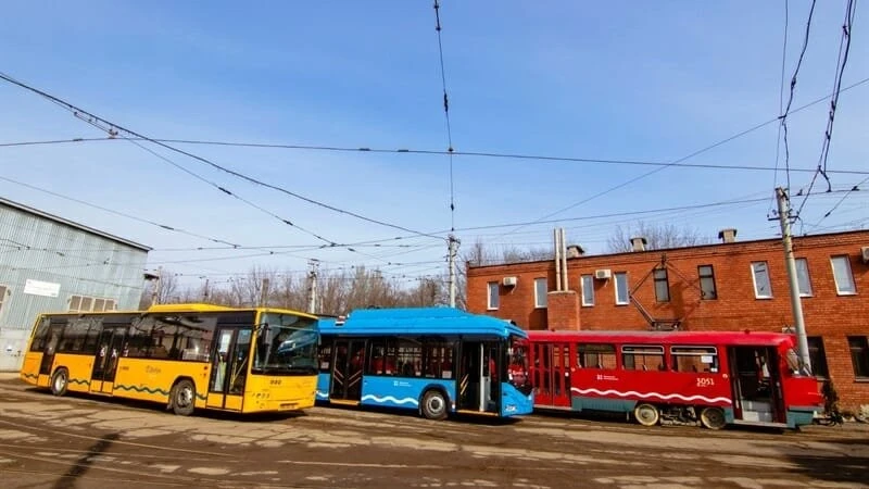У Дніпрі тимчасово змінили рух: громадський транспорт працює за новими схемами