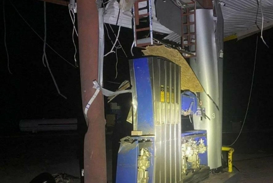 У Дніпрі після нічної атаки ліквідовують руйнування в постраждалих будинках ОСББ