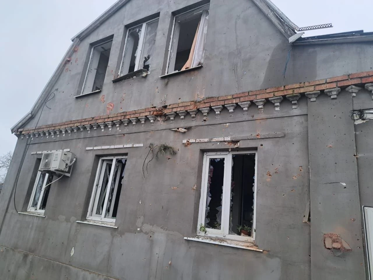 Доба під безперервним обстрілом: на Дніпропетровщині поранені діти та зруйнована інфраструктура