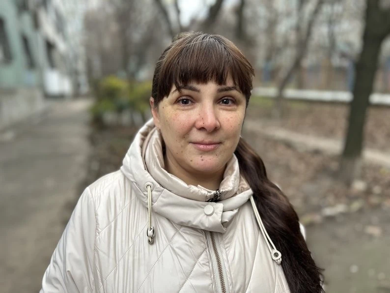 Павич на деревах: у центрі Дніпра вже тиждень живе перната втікачка Павич на деревах: у центрі Дніпра вже тиждень живе перната втікачка