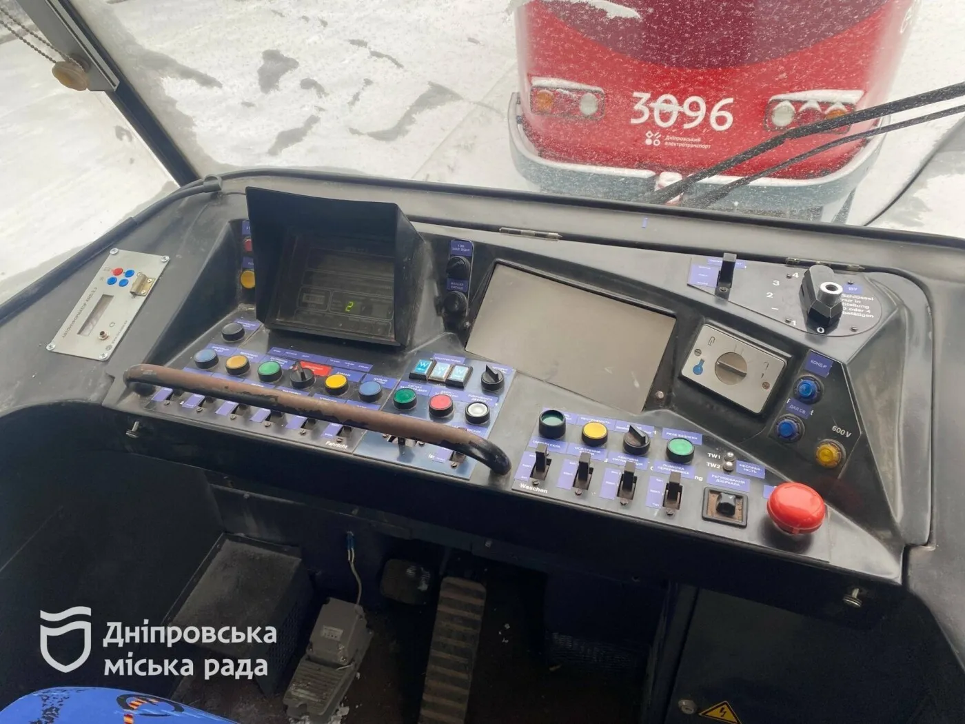 Оновлення на рейках: у Дніпрі запускають модернізовані трамваї з Лейпцига Оновлення на рейках: у Дніпрі запускають модернізовані трамваї з Лейпцига