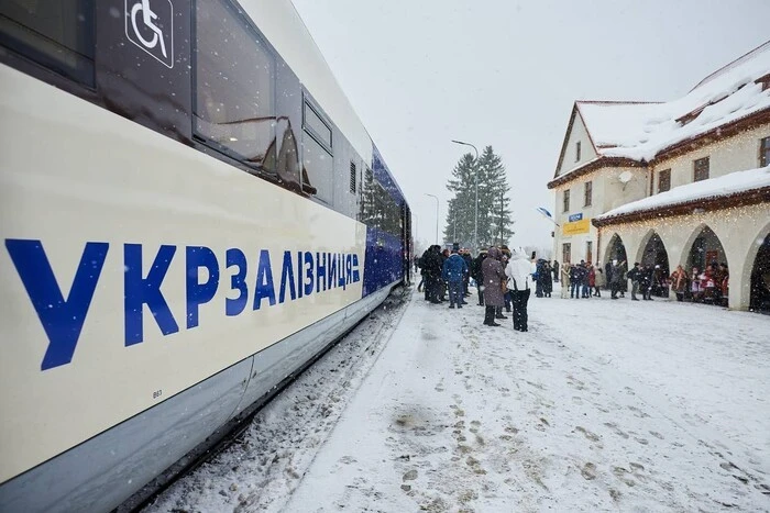 На Дніпропетровщині частину приміських поїздів скасували на період новорічних свят