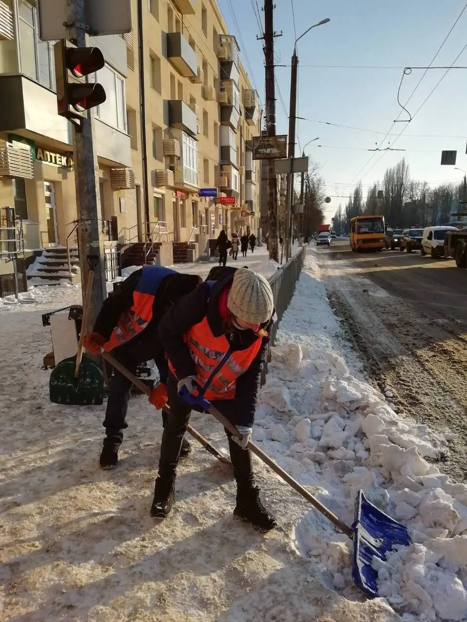 Магазини під час блекауту: як працюють торговельні мережі столиці