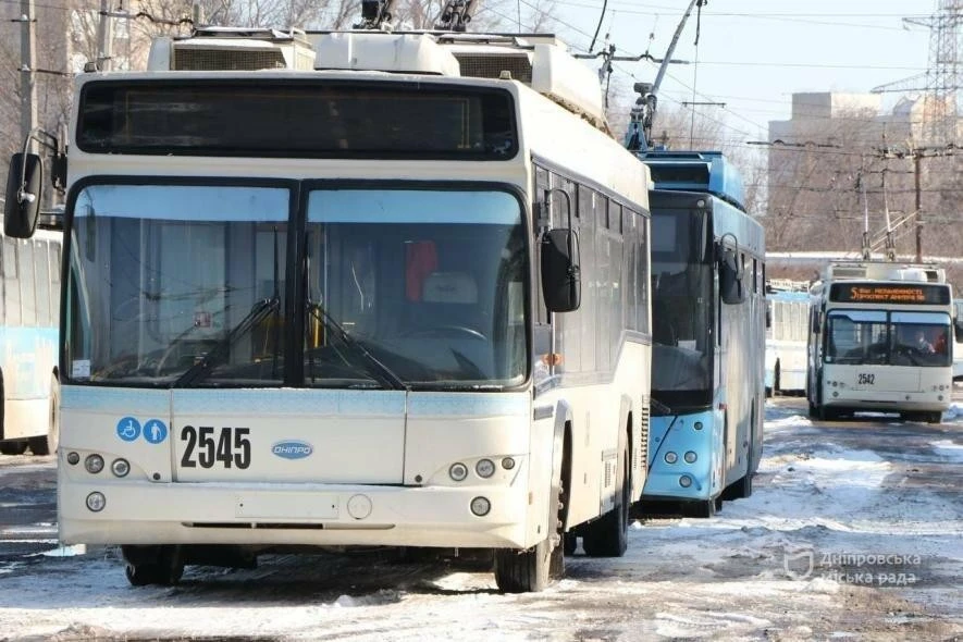У Дніпрі змінився рух тролейбусів: маршрут №6 тимчасово зник