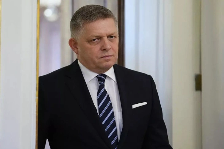 Енергетичний тиск із Братислави: Словаччина зупинила дизель для України і натякає на відключення струму