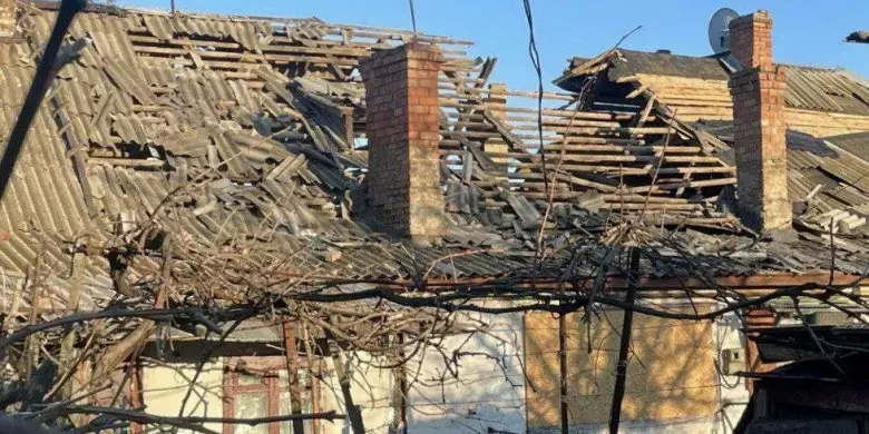 Вечірні обстріли Дніпропетровщини – десятки ударів по двох районах і поранені цивільні