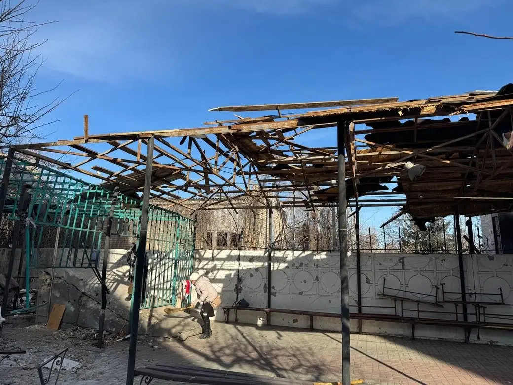 Нічний обстріл у Нікополі пошкодив територію кафедрального собору