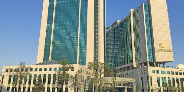 Банківський колапс та цифрова ізоляція: Росія занурюється у масштабну кризу