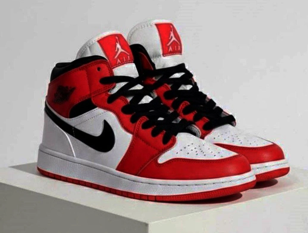 Красные демисезонные кроссовки мужские nike air jordan кожаные