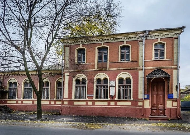 Постаті, що формують епохи – історія Олени Блаватської через факти та суперечності