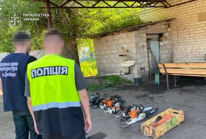 На Дніпропетровщині викрили незаконну заготівлю лісу із сотнями тисяч збитків