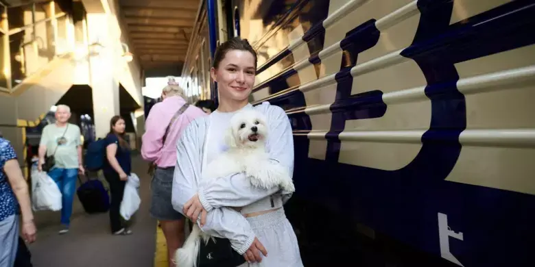 Комфортний залізничний шлях до Карпат: «Укрзалізниця» випустила нові вагони на маршрут Дніпро — Ужгород